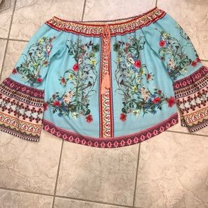 Stunning off the shoulder umgee size small top